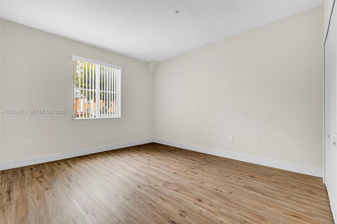 For Rent: $2,375 (2 beds, 2 baths, 1130 Square Feet)