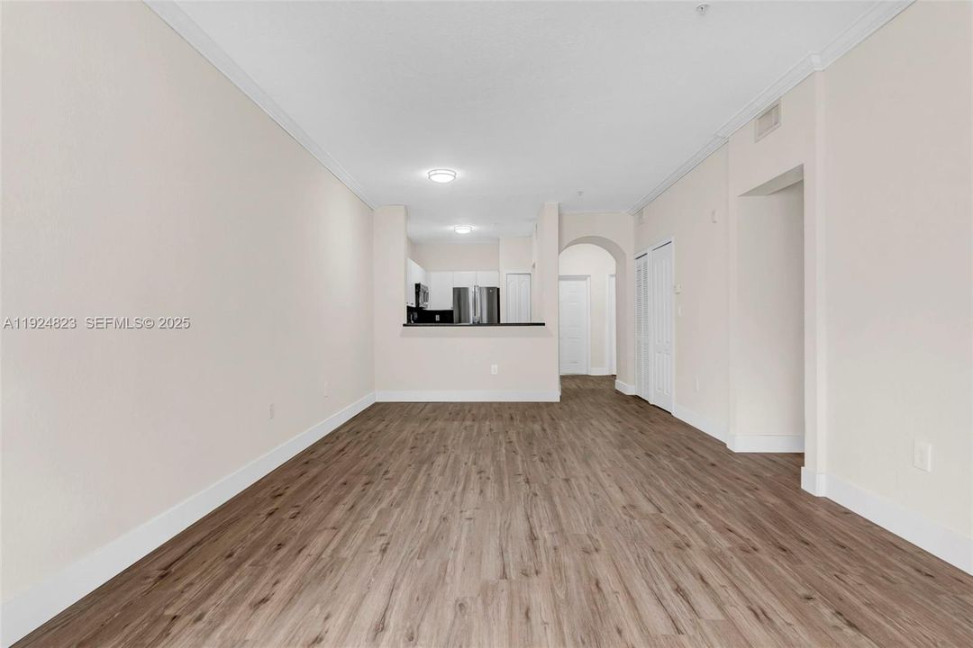 For Rent: $2,375 (2 beds, 2 baths, 1130 Square Feet)