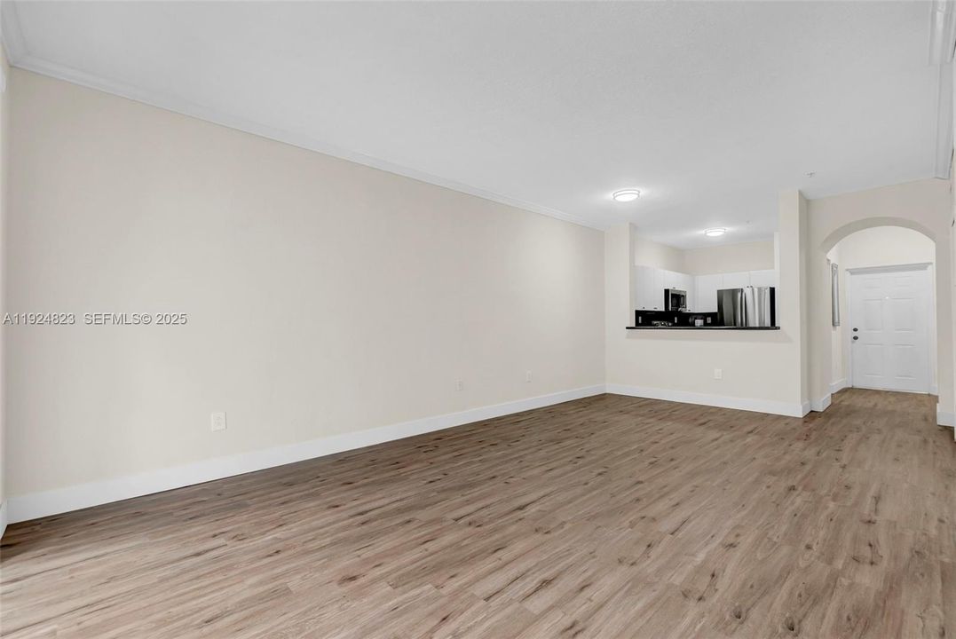 For Rent: $2,375 (2 beds, 2 baths, 1130 Square Feet)