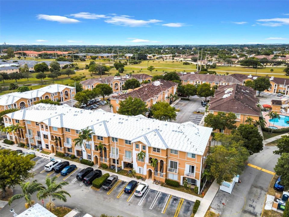 For Rent: $2,375 (2 beds, 2 baths, 1130 Square Feet)