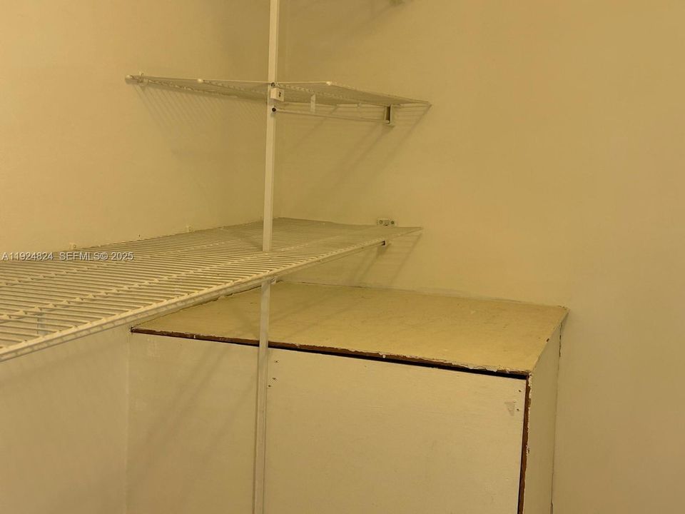 待售: $200,000 (3 贝兹, 2 浴室, 1483 平方英尺)