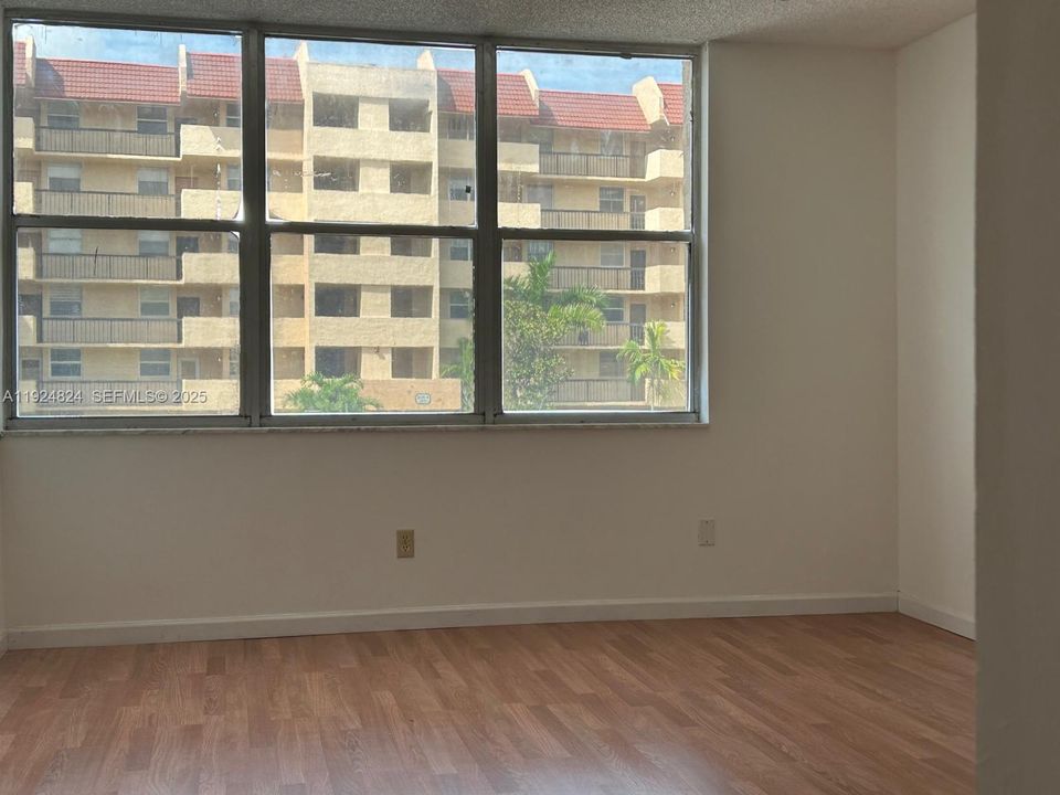 待售: $200,000 (3 贝兹, 2 浴室, 1483 平方英尺)