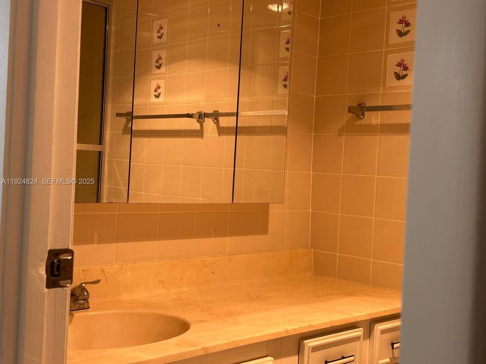 待售: $200,000 (3 贝兹, 2 浴室, 1483 平方英尺)