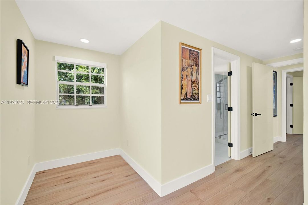 For Sale: $875,000 (4 beds, 2 baths, 1932 Square Feet)