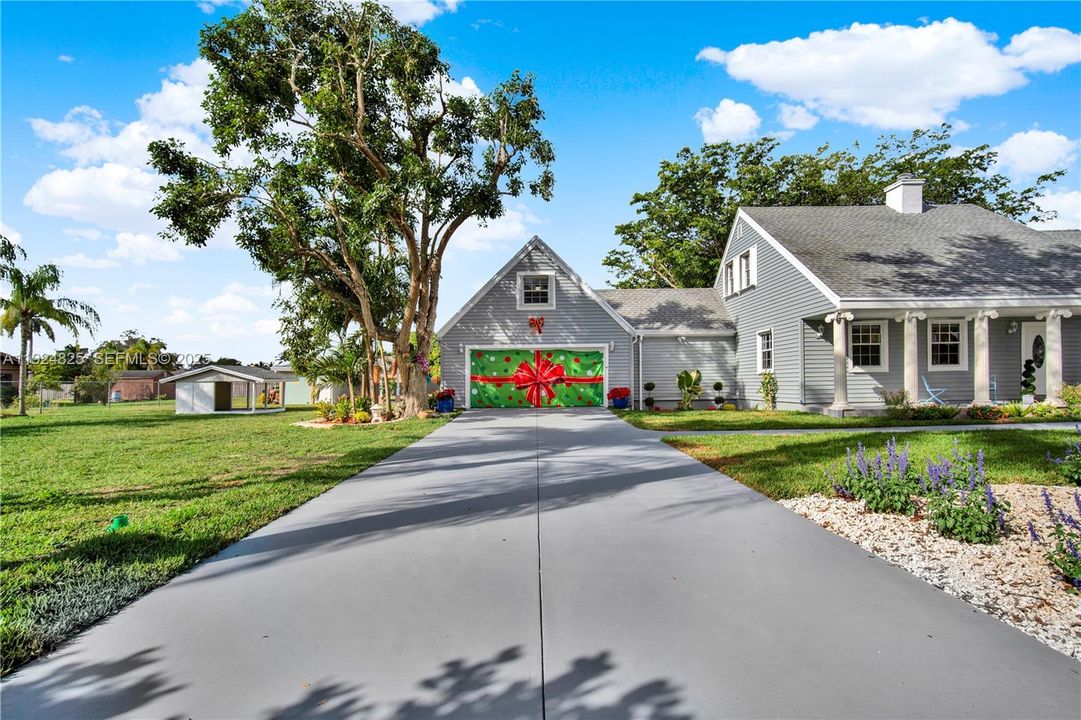 For Sale: $875,000 (4 beds, 2 baths, 1932 Square Feet)