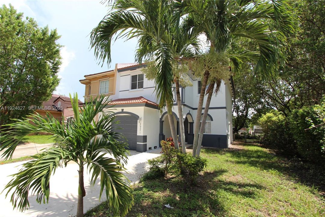 For Rent: $2,500 (3 beds, 2 baths, 1458 Square Feet)