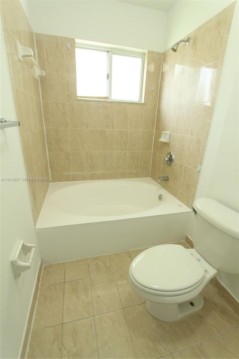 For Rent: $2,500 (3 beds, 2 baths, 1458 Square Feet)