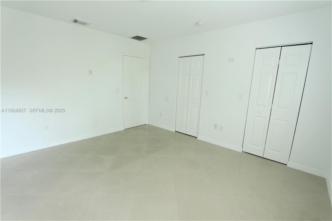For Rent: $2,500 (3 beds, 2 baths, 1458 Square Feet)