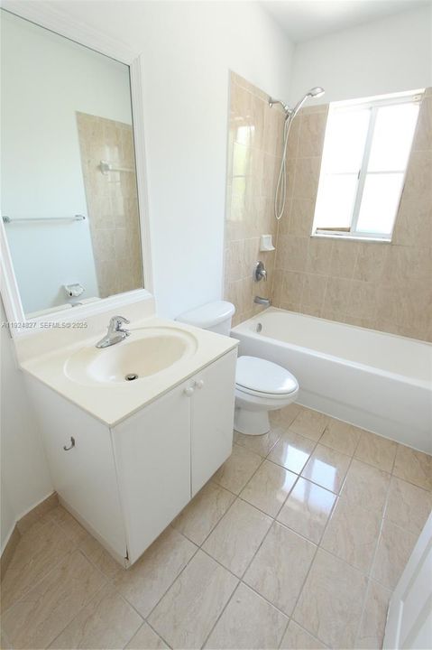 For Rent: $2,500 (3 beds, 2 baths, 1458 Square Feet)