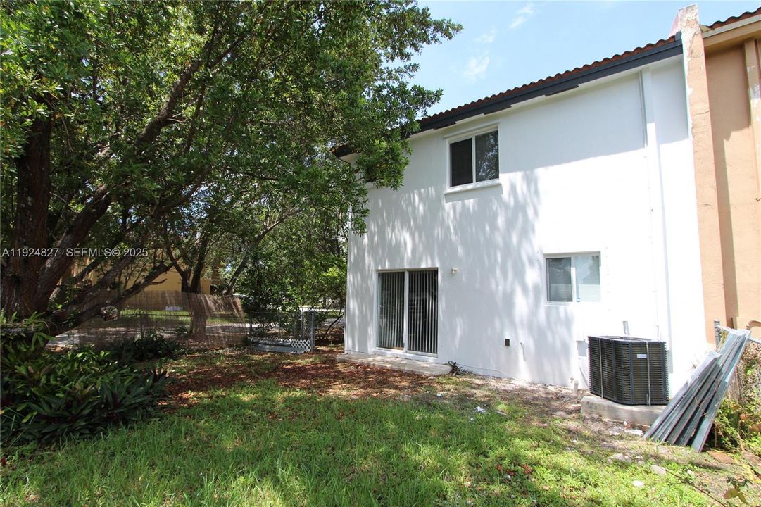 For Rent: $2,500 (3 beds, 2 baths, 1458 Square Feet)