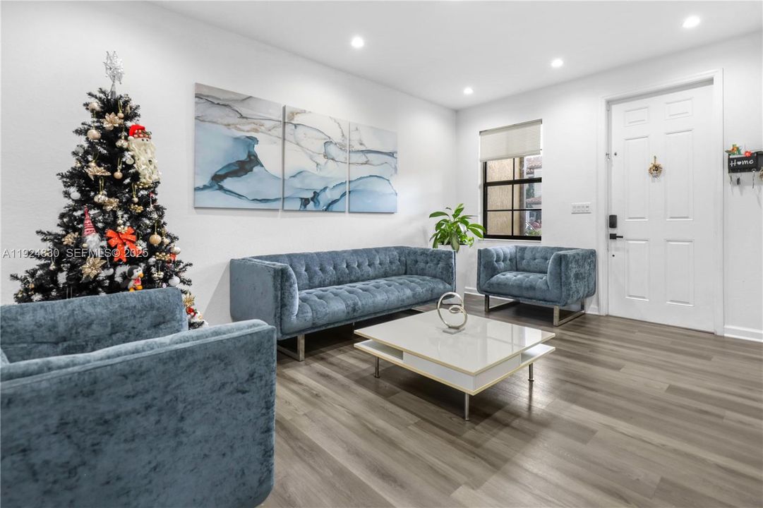 待售: $587,000 (4 贝兹, 2 浴室, 1862 平方英尺)