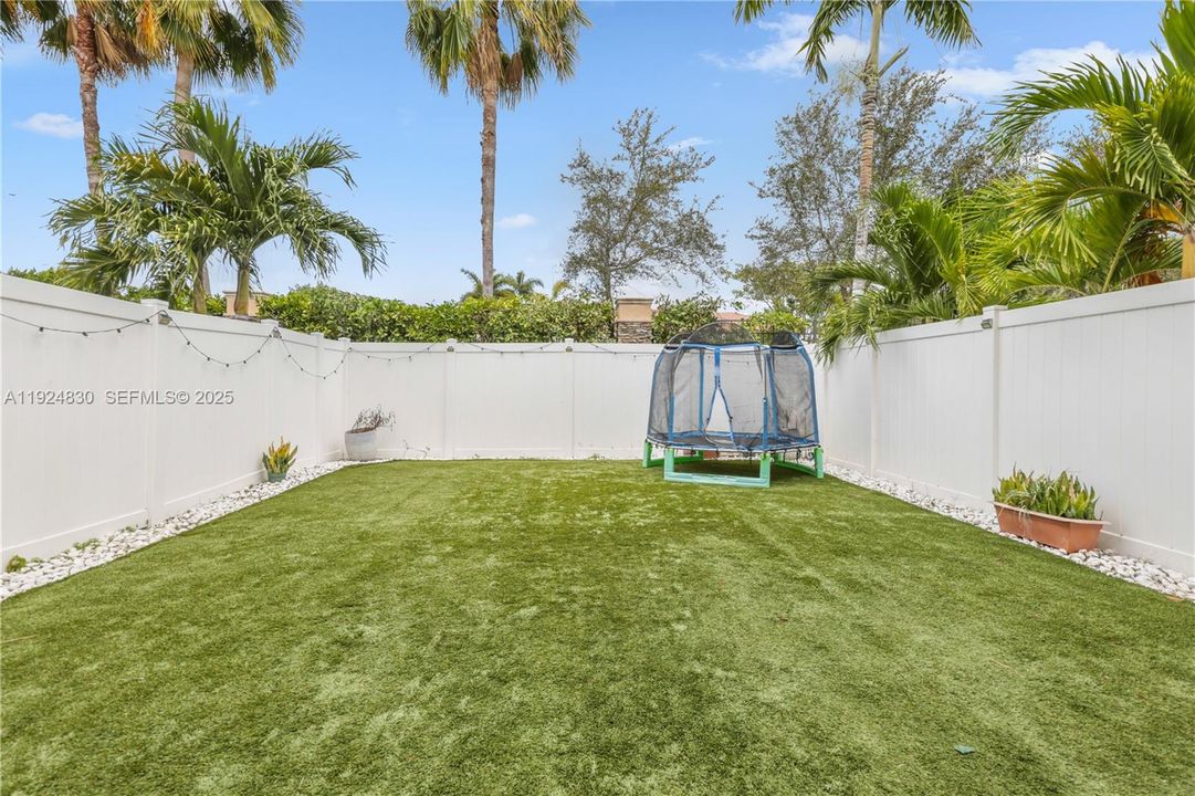 待售: $587,000 (4 贝兹, 2 浴室, 1862 平方英尺)