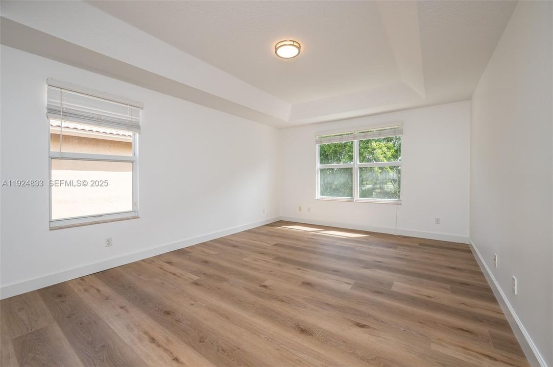 For Sale: $905,000 (4 beds, 2 baths, 2836 Square Feet)