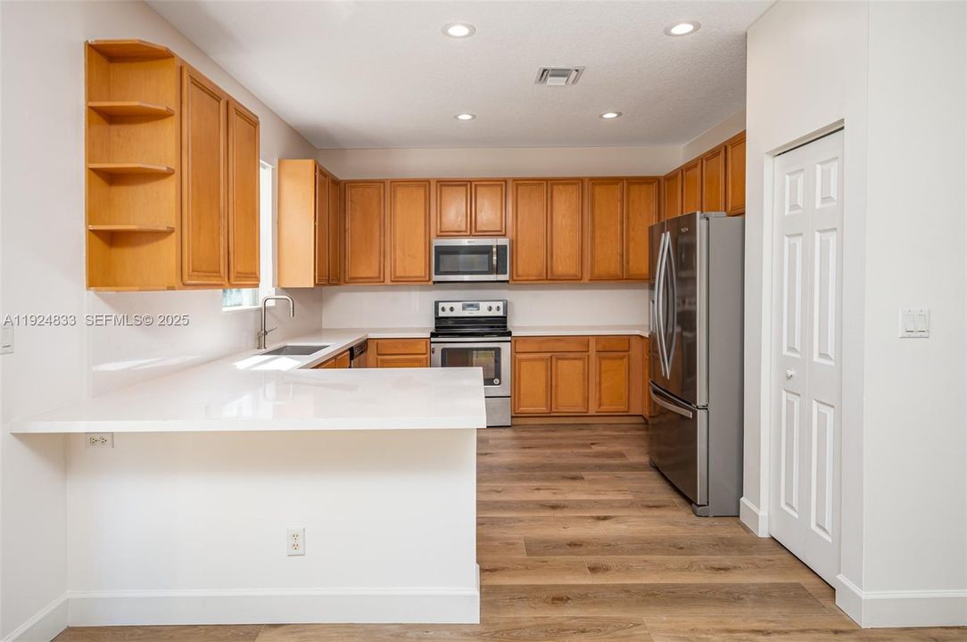 For Sale: $905,000 (4 beds, 2 baths, 2836 Square Feet)