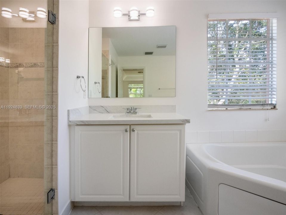 For Sale: $905,000 (4 beds, 2 baths, 2836 Square Feet)