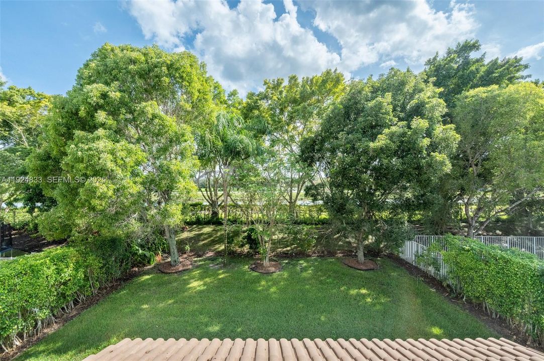 For Sale: $905,000 (4 beds, 2 baths, 2836 Square Feet)