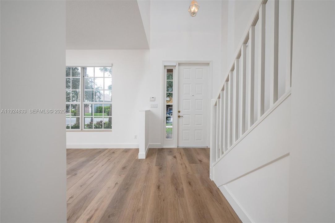 For Sale: $905,000 (4 beds, 2 baths, 2836 Square Feet)