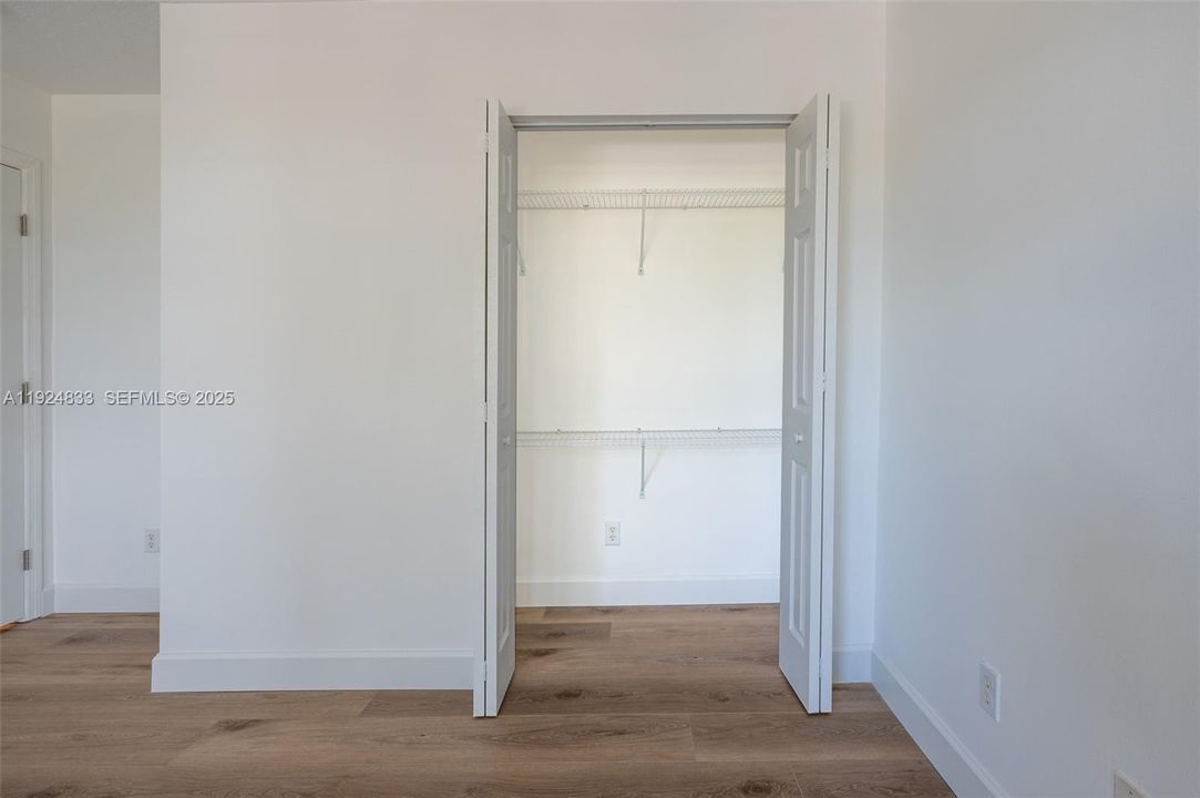 For Sale: $905,000 (4 beds, 2 baths, 2836 Square Feet)