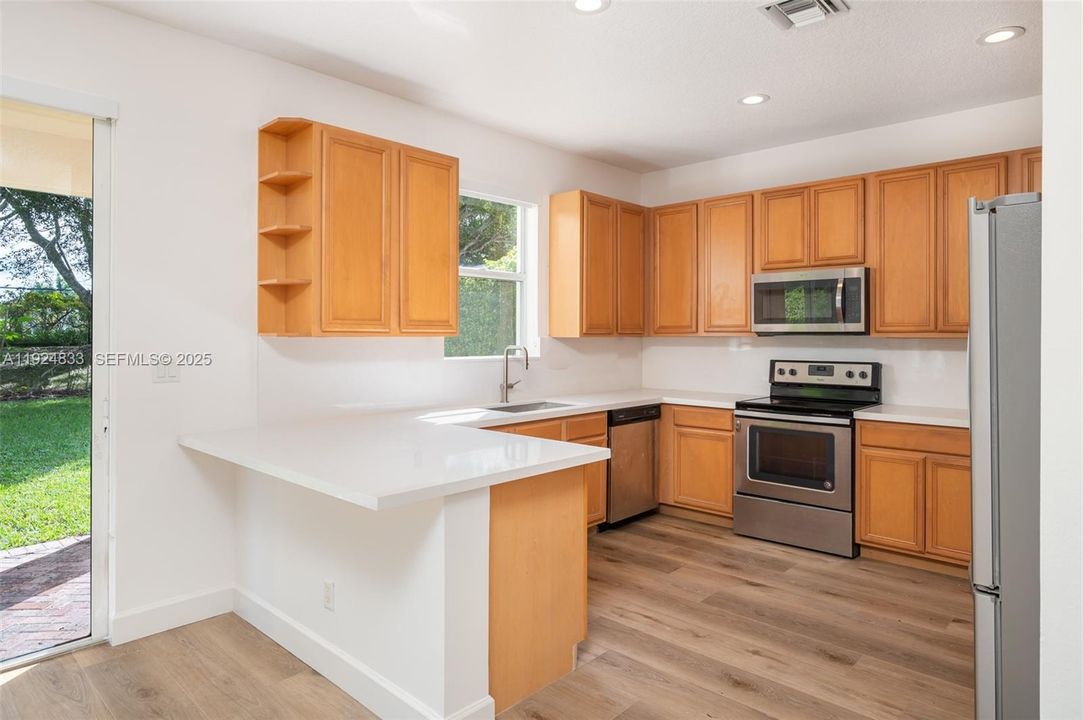 For Sale: $905,000 (4 beds, 2 baths, 2836 Square Feet)