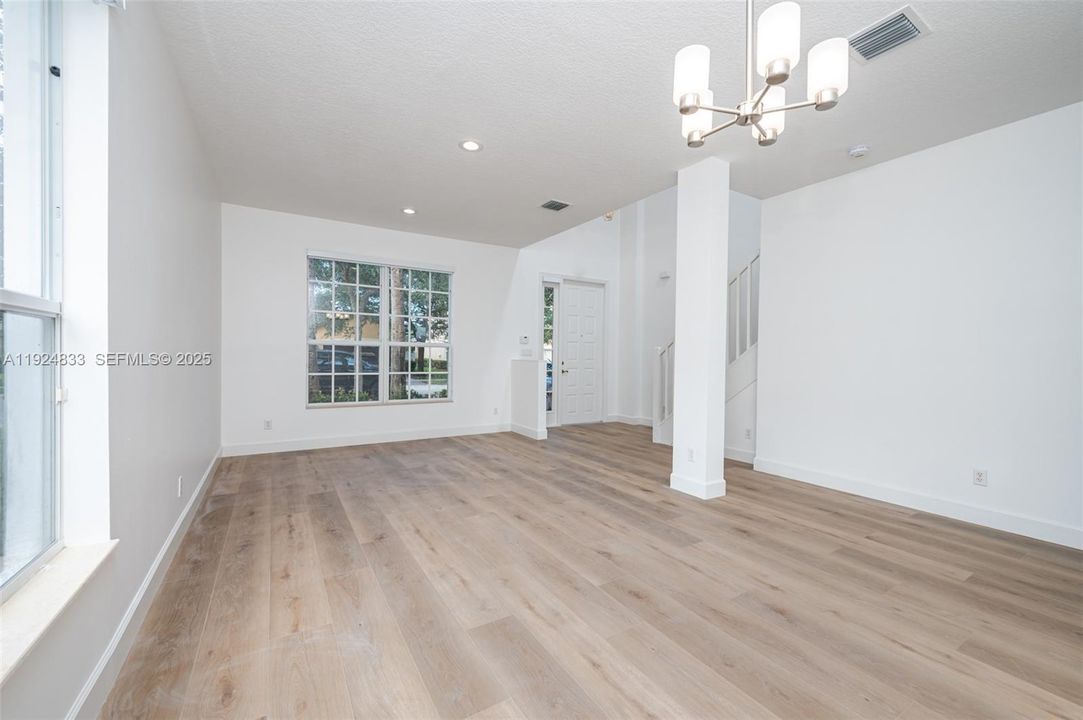 For Sale: $905,000 (4 beds, 2 baths, 2836 Square Feet)