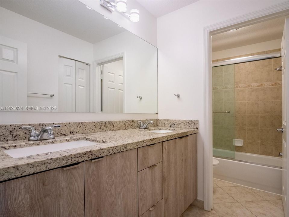 For Sale: $905,000 (4 beds, 2 baths, 2836 Square Feet)