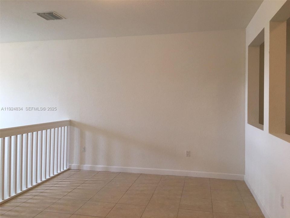 En Renta: $3,800 (3 camas, 3 baños, 2001 Pies cuadrados)