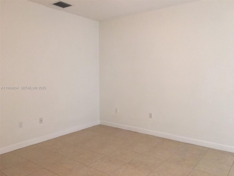 En Renta: $3,800 (3 camas, 3 baños, 2001 Pies cuadrados)