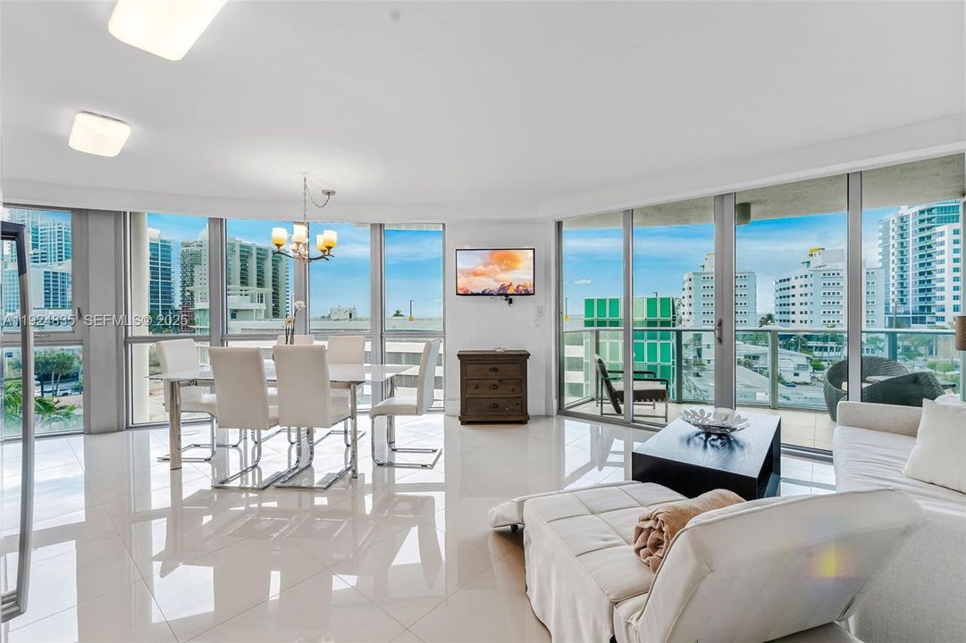 En Venta: $675,000 (2 camas, 2 baños, 1128 Pies cuadrados)