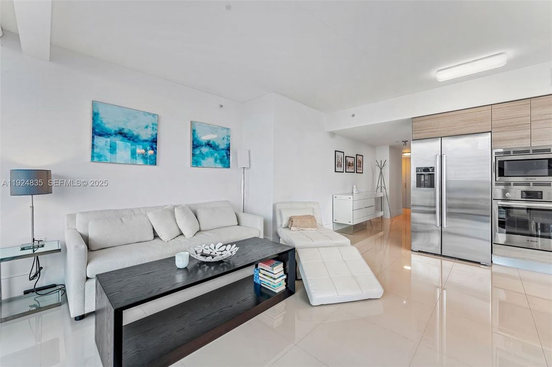 En Venta: $675,000 (2 camas, 2 baños, 1128 Pies cuadrados)