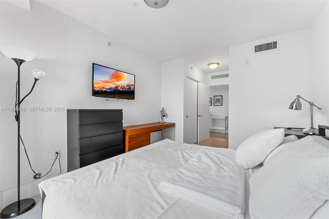 En Venta: $675,000 (2 camas, 2 baños, 1128 Pies cuadrados)