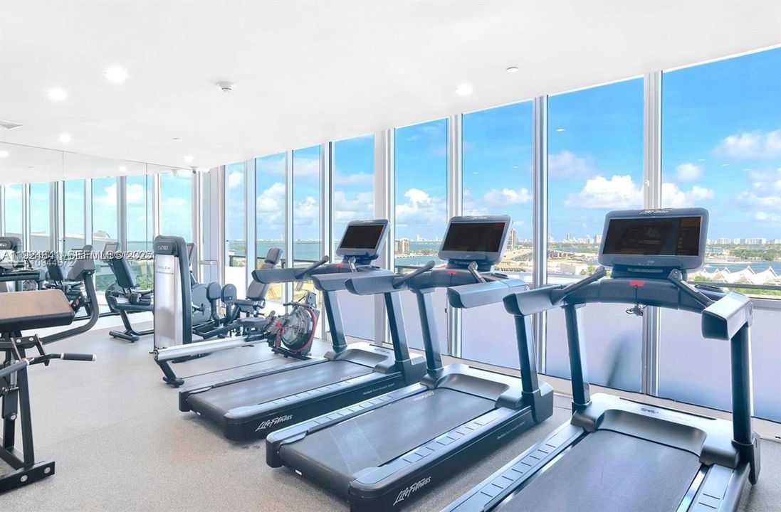 For Rent: $7,500 (2 beds, 2 baths, 1647 Square Feet)