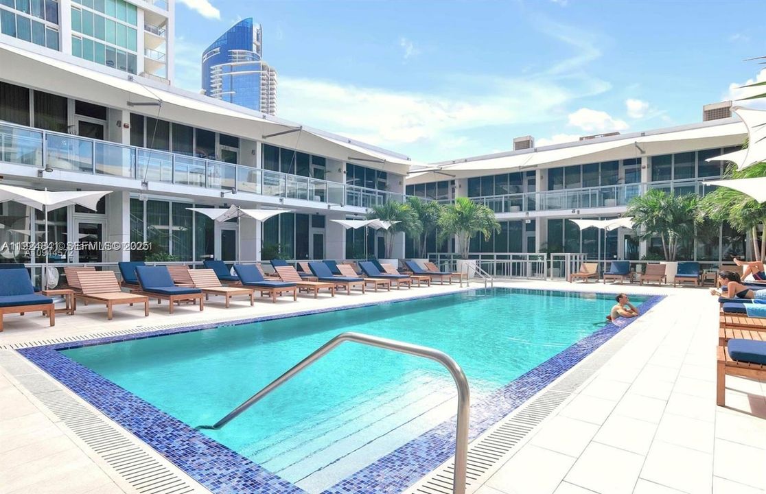 For Rent: $7,500 (2 beds, 2 baths, 1647 Square Feet)