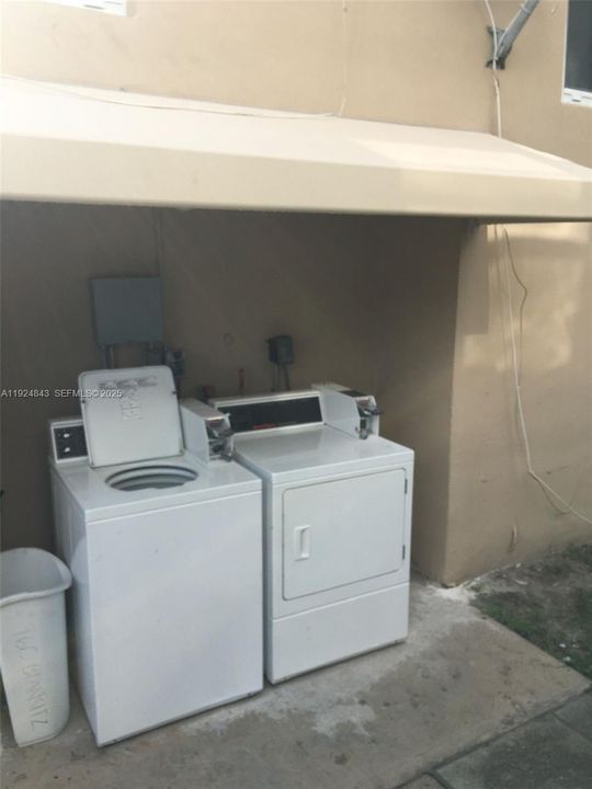 出租: $1,600 (0 贝兹, 1 浴室, 450 平方英尺)