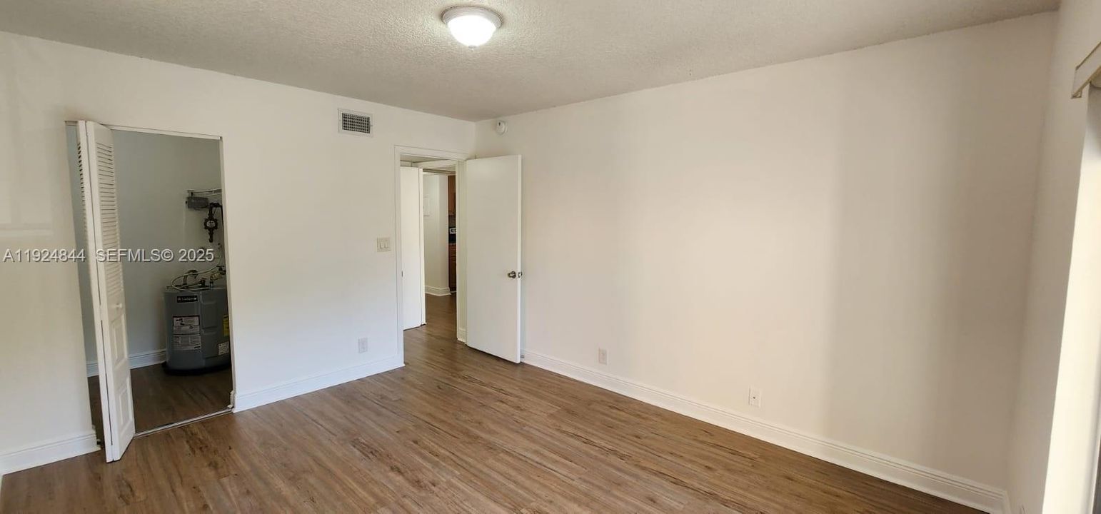 For Rent: $1,890 (1 beds, 1 baths, 710 Square Feet)