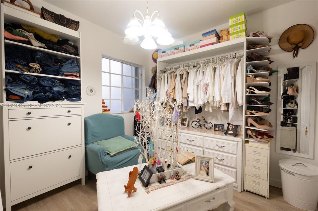 For Sale: $540,000 (3 beds, 2 baths, 1368 Square Feet)