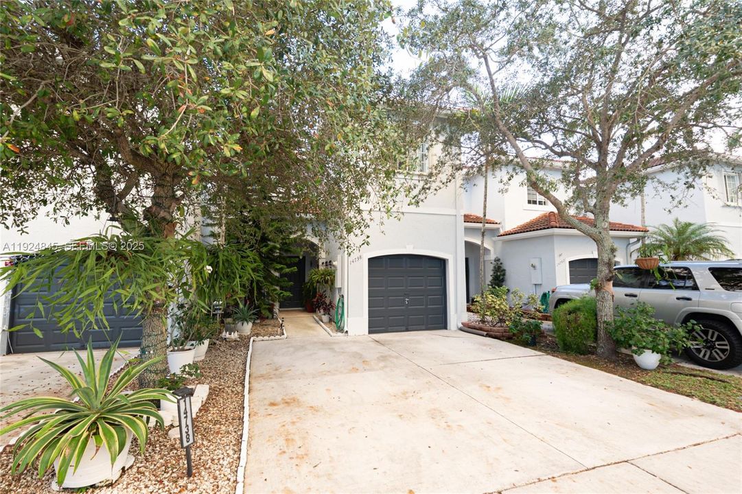 For Sale: $540,000 (3 beds, 2 baths, 1368 Square Feet)