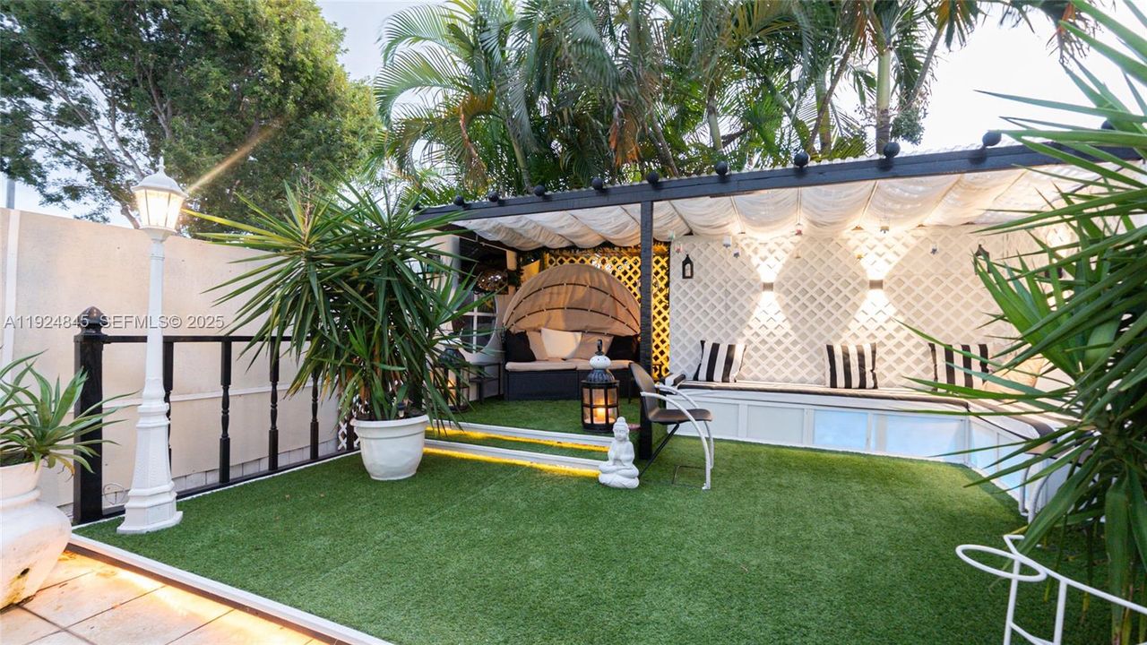 For Sale: $540,000 (3 beds, 2 baths, 1368 Square Feet)