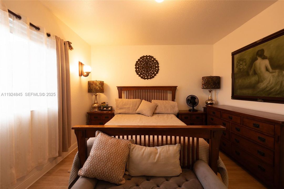 For Sale: $540,000 (3 beds, 2 baths, 1368 Square Feet)