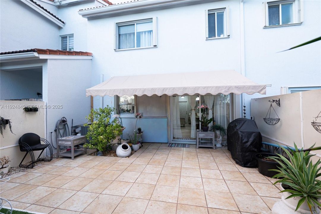 For Sale: $540,000 (3 beds, 2 baths, 1368 Square Feet)