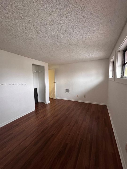 En Renta: $2,450 (3 camas, 2 baños, 1040 Pies cuadrados)