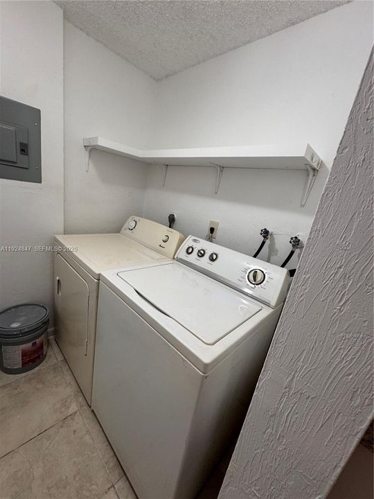 En Renta: $2,450 (3 camas, 2 baños, 1040 Pies cuadrados)