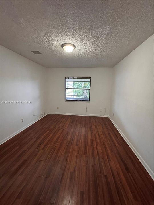 En Renta: $2,450 (3 camas, 2 baños, 1040 Pies cuadrados)