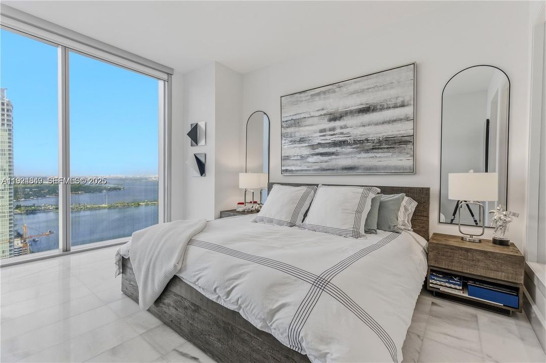 На продажу: $1,295,000 (2 спален, 2 ванн, 1105 Квадратных фут)