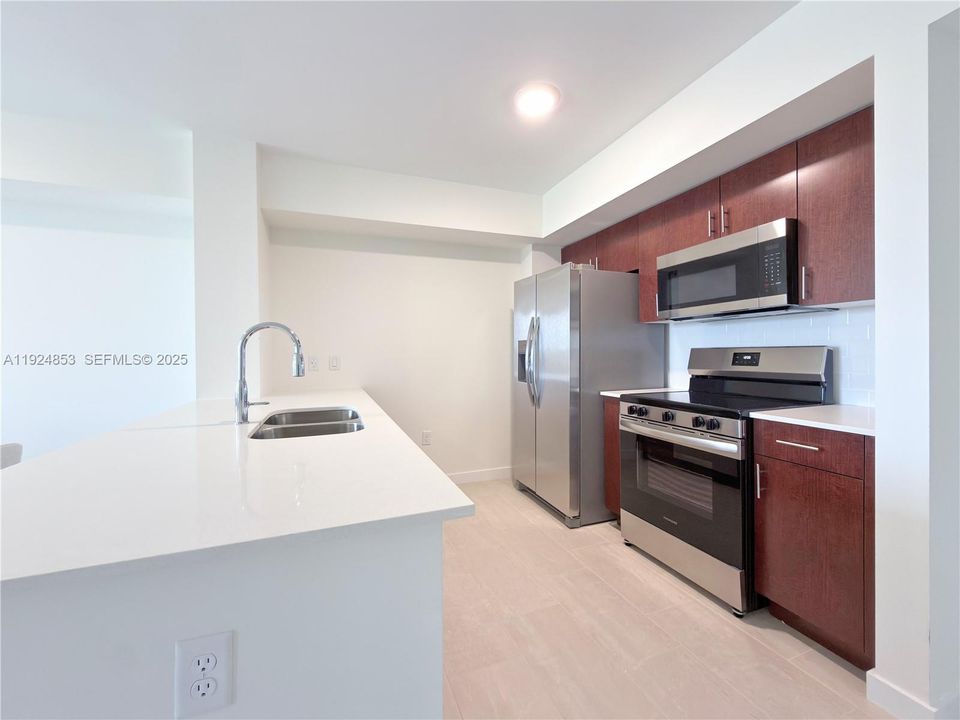 For Rent: $3,270 (3 beds, 2 baths, 1226 Square Feet)