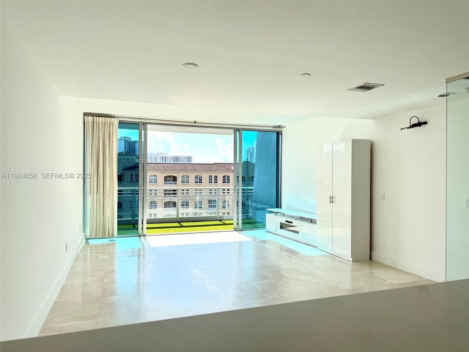 En Renta: $6,599 (3 camas, 3 baños, 1869 Pies cuadrados)