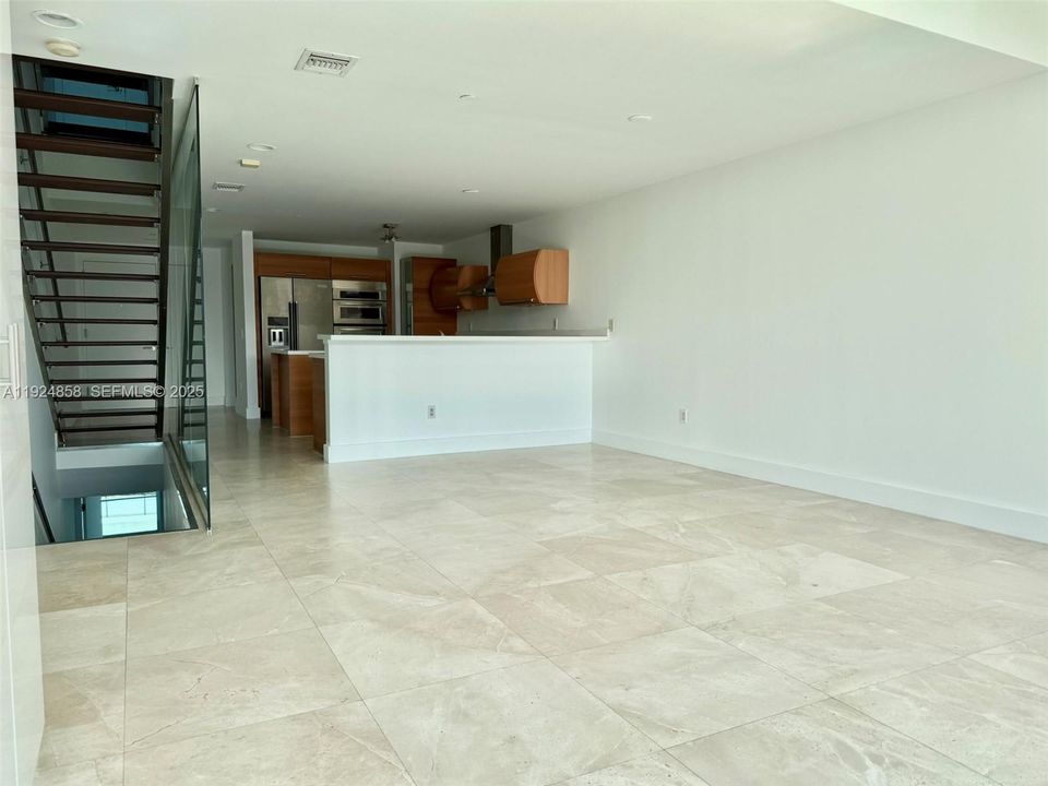 En Renta: $6,599 (3 camas, 3 baños, 1869 Pies cuadrados)