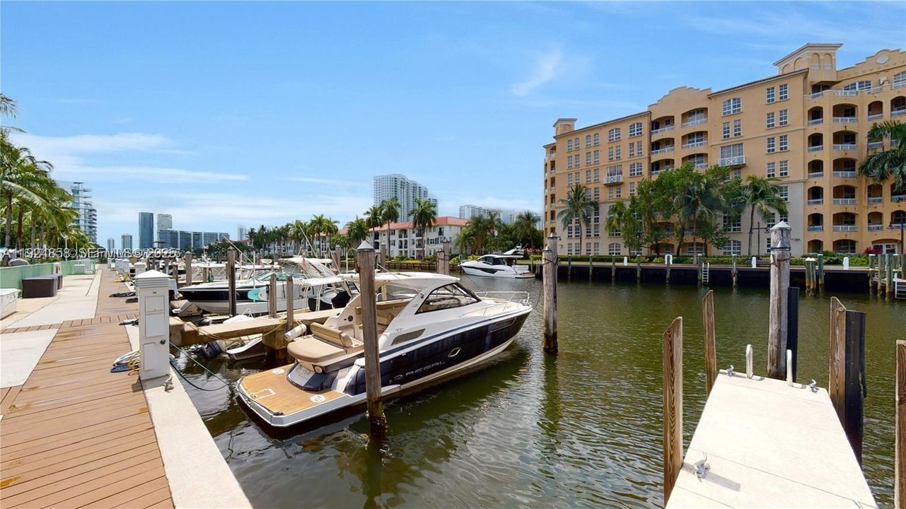 En Renta: $6,599 (3 camas, 3 baños, 1869 Pies cuadrados)