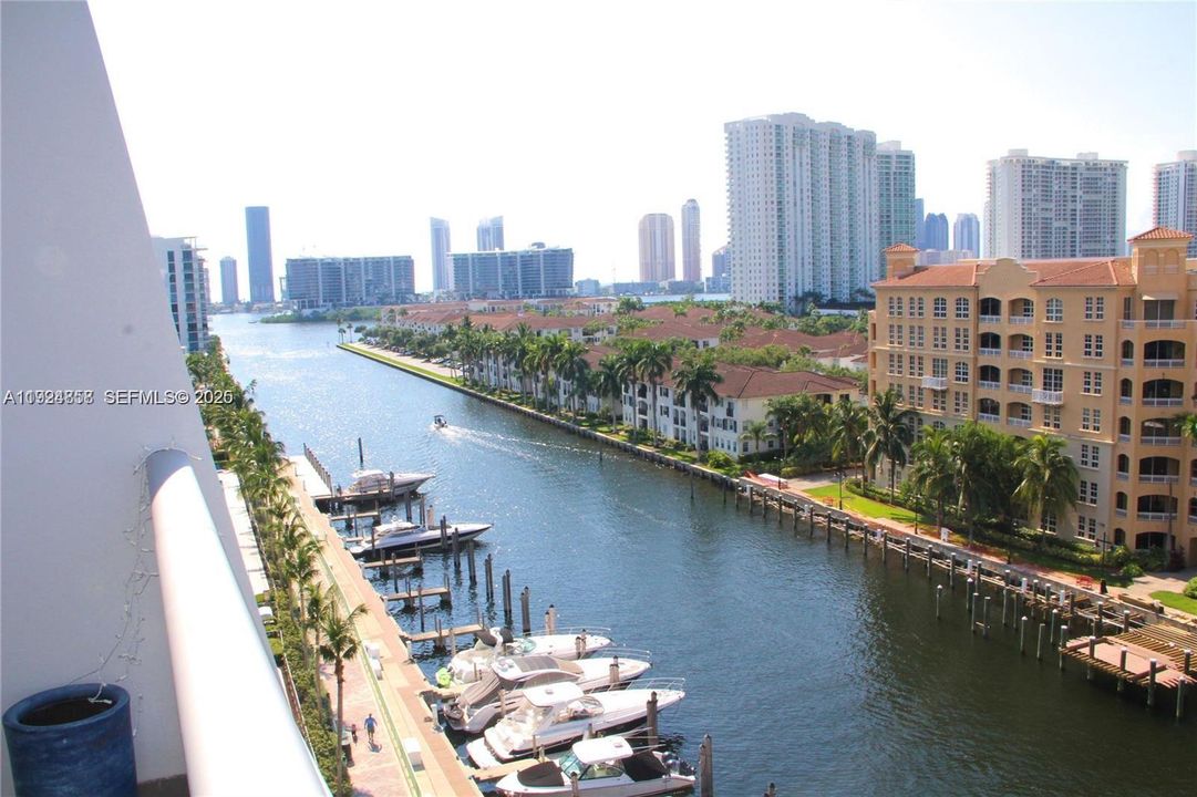 En Renta: $6,599 (3 camas, 3 baños, 1869 Pies cuadrados)