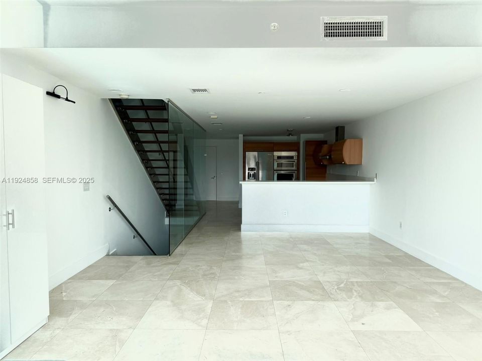 En Renta: $6,599 (3 camas, 3 baños, 1869 Pies cuadrados)