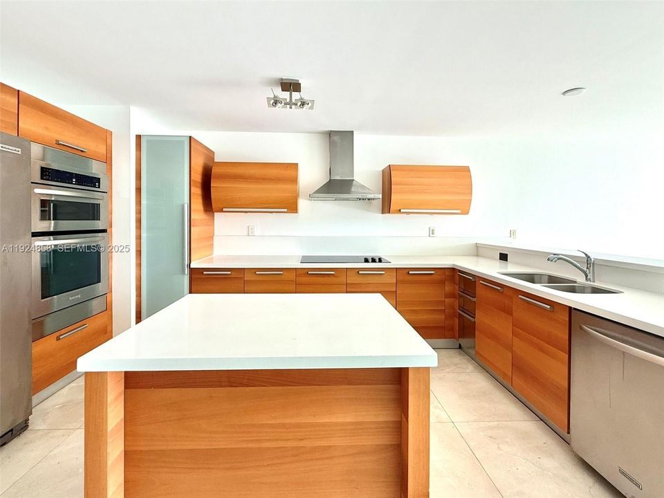 En Renta: $6,599 (3 camas, 3 baños, 1869 Pies cuadrados)